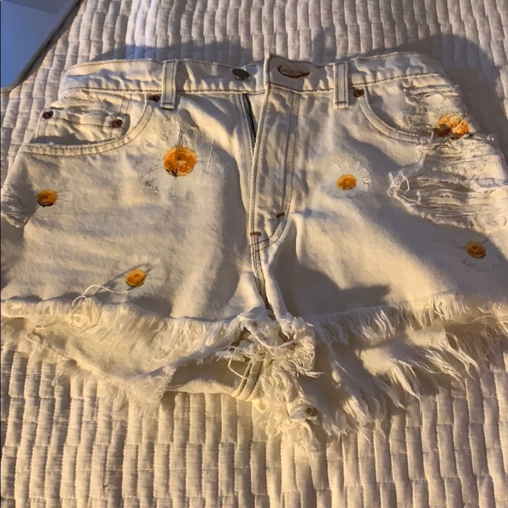 LF Sunflower white shorts